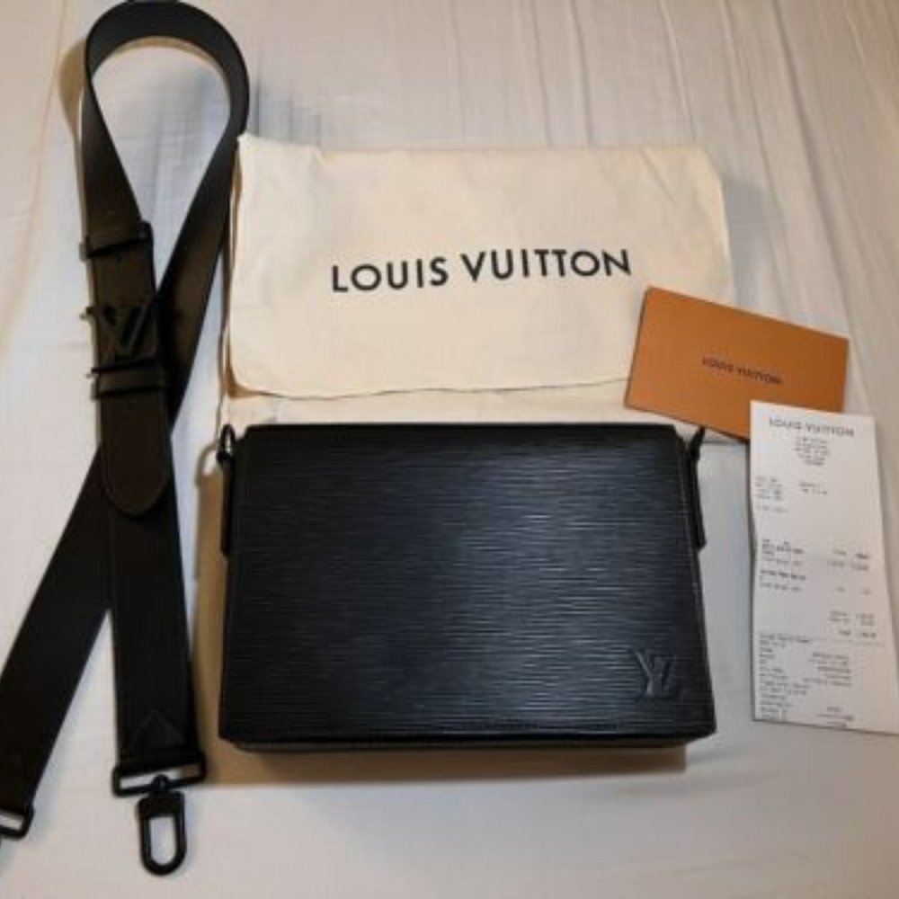 Louis Vuitton Epi Box Messenger Black
